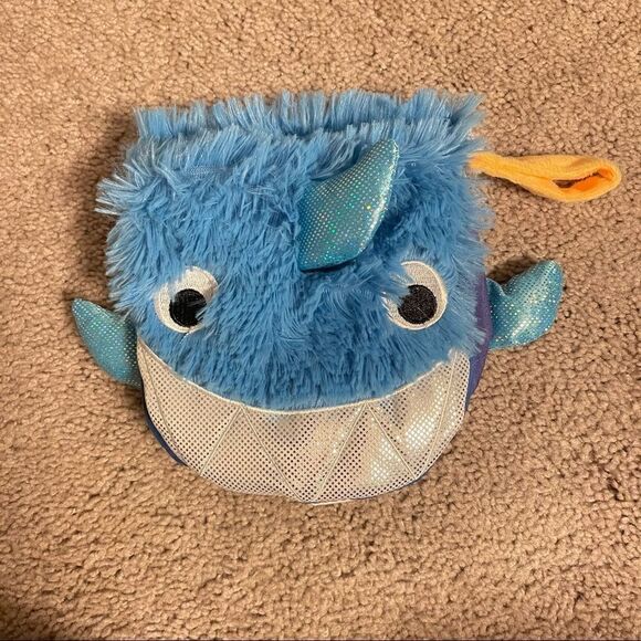 Make Believe Ideas Shark Puppet book NWOT - Picture 1 of 7